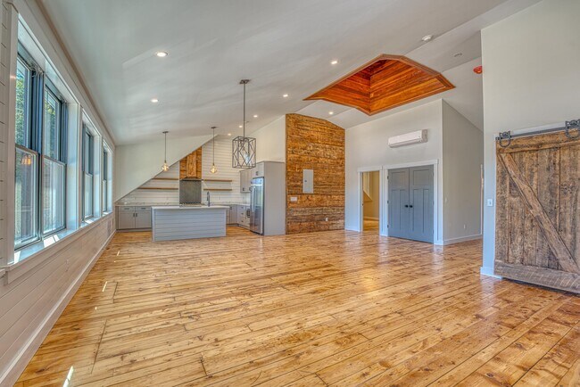 Photo - 1002 US-3 Unit 3 East