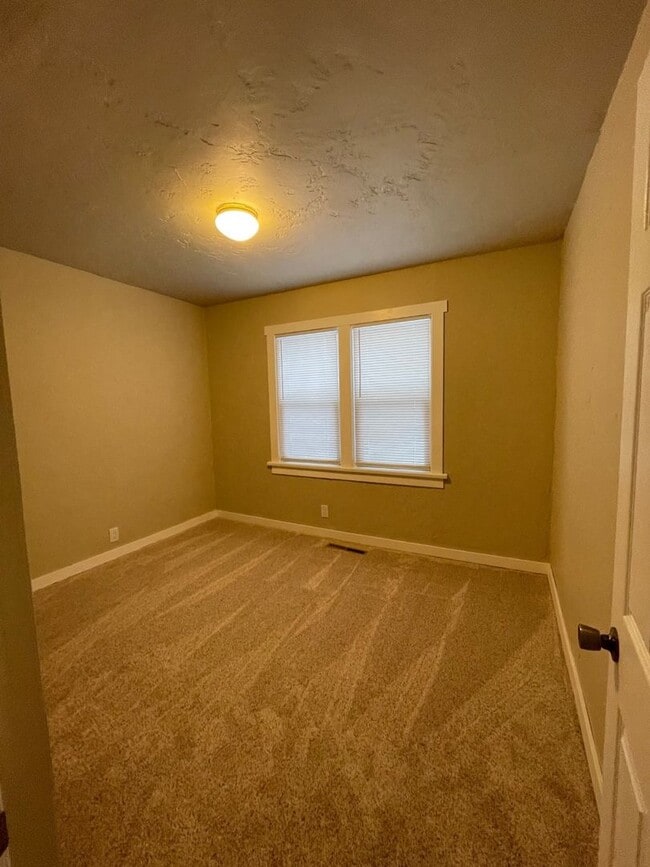 Photo - Charming Newly Remodeled 2 Bed/ 1 Bathroom Home!