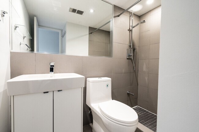 Photo - 800 Richmond St W Unit 114