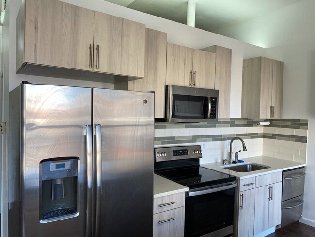 Photo - 1555 California St