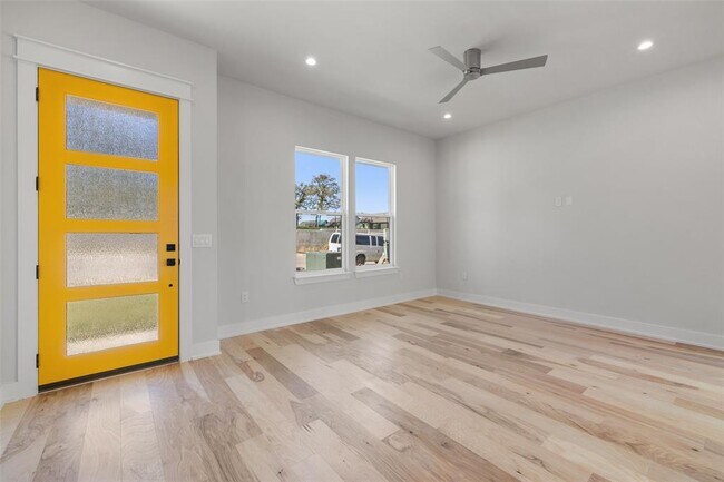 Photo - 6305 Friendswood Dr