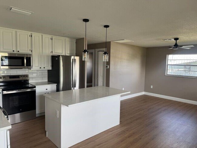 Photo - 4243 Tahiti Dr