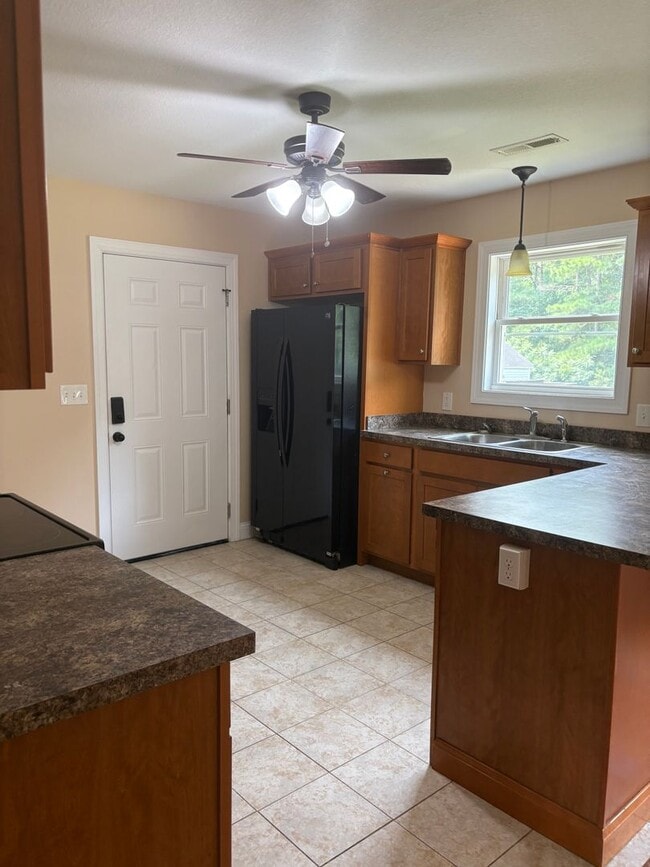 Photo - 124 Deerfield Ln