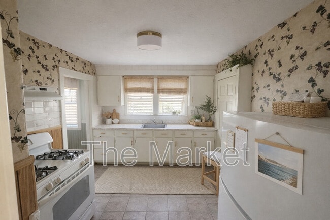 Photo - 75 Avalon Ave