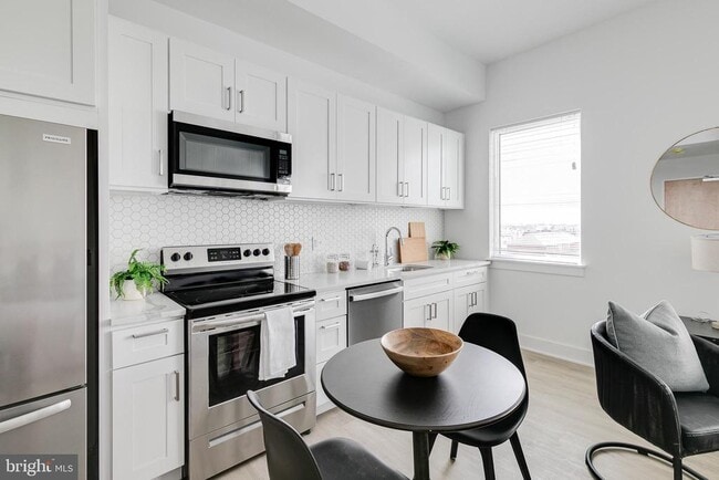 Building Photo - 2201 Washington Ave Unit 201 Rental