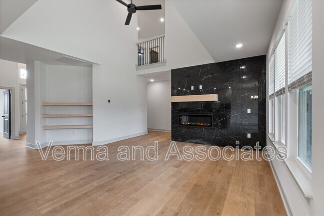 Photo - 1081 Whistler St