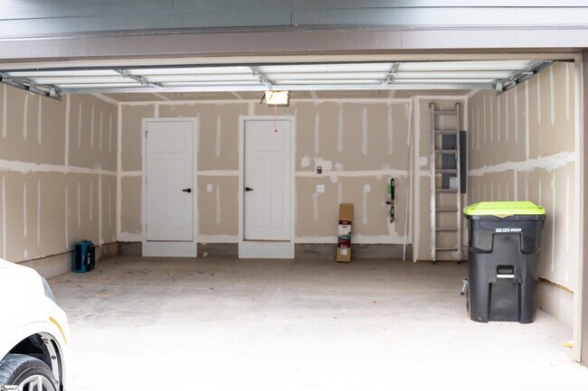 Photo - 17 Rollins Ave