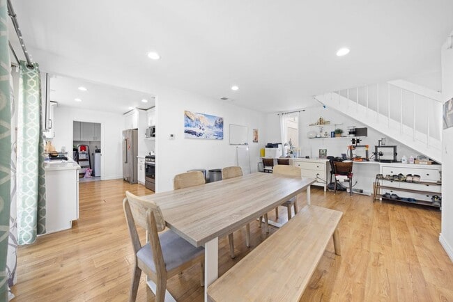 Photo - 17612 Webster Ave