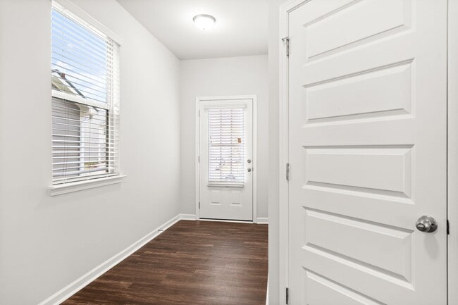 2443 Peak Rdg Ln