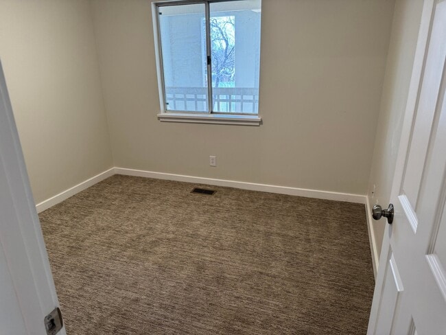 Photo - 1330 W 6690 S