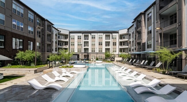 Building Photo - 16717 Westpark Dr Unit A1 Rental