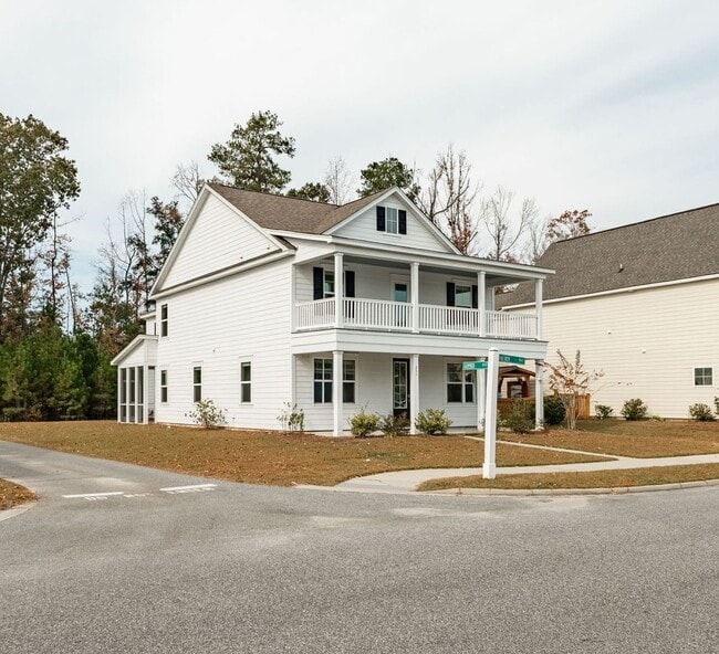 Photo - Cozy Living in The Ponds
