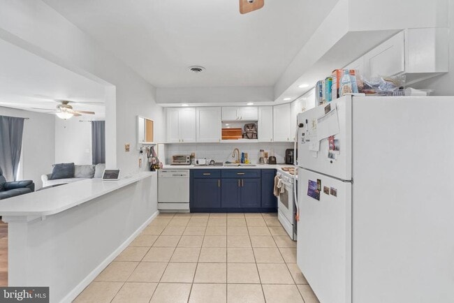 Photo - 10 N Meadow Dr