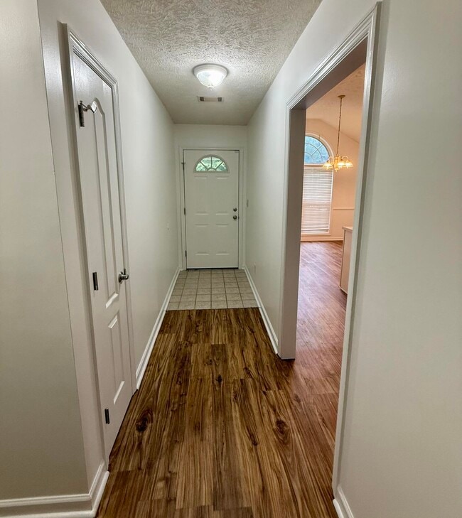Photo - 812 Coronet Dr