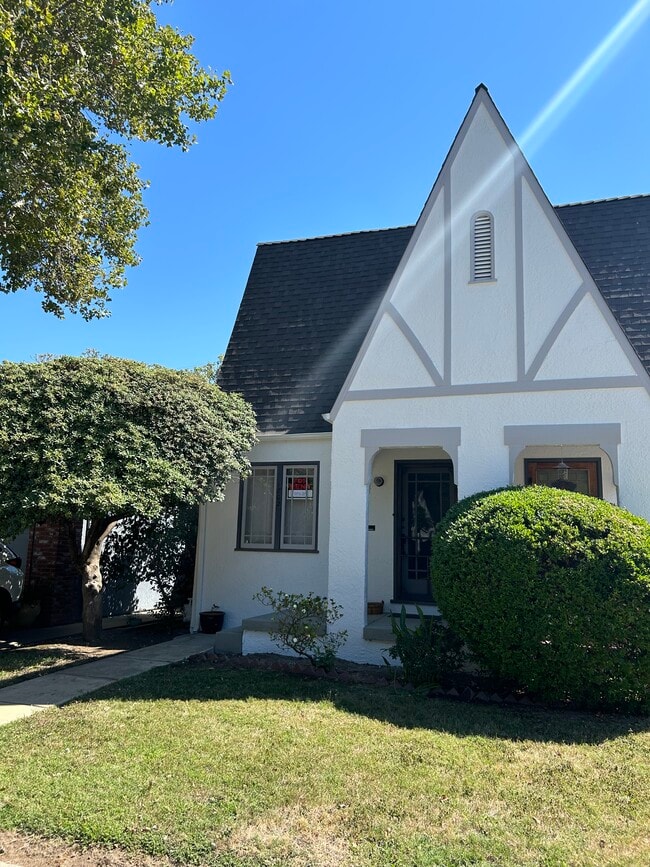 Photo - 1802 Caramay Way