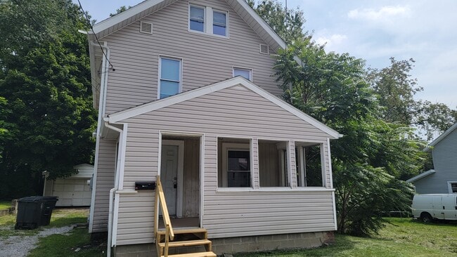 Photo - 1385 Hart St House