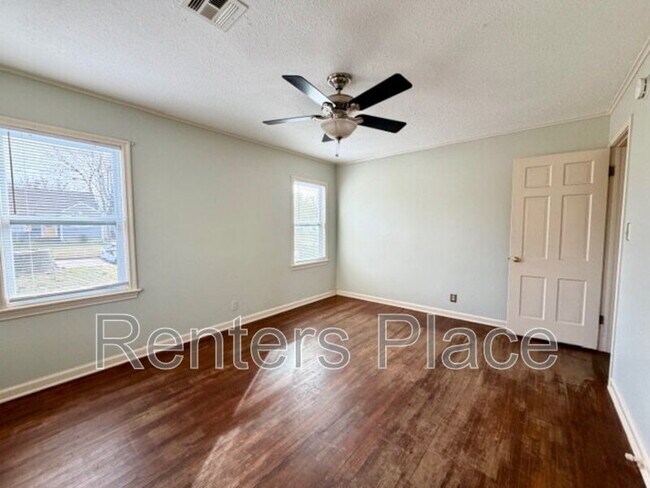 Photo - 4707 E 7th St