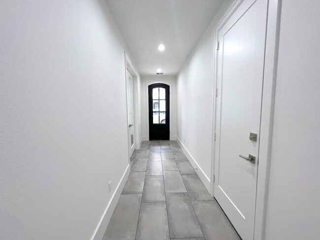 Building Photo - 2122 Blalock Rd Rental