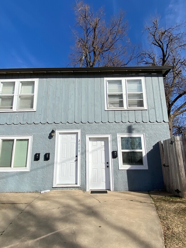 Photo - 2008 N Douglas Ave Unidad A