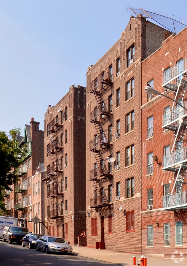 Photo - 717-719 Crotona Park North Apartments
