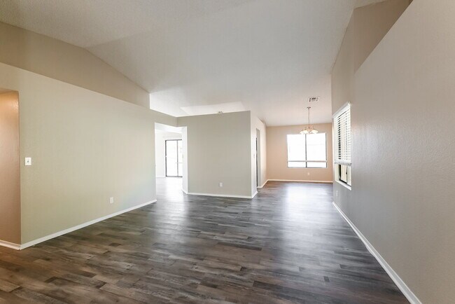 Photo - 831 Anchor Dr