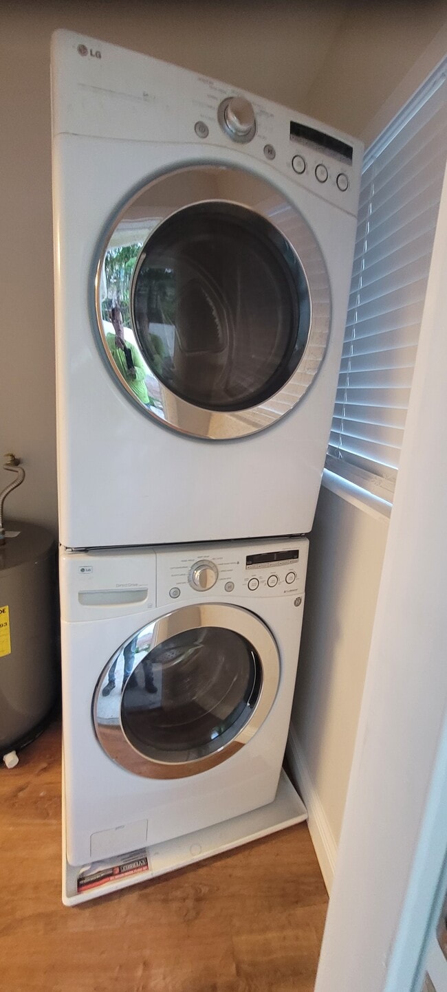 Photo - 3360 NE 16th Ave