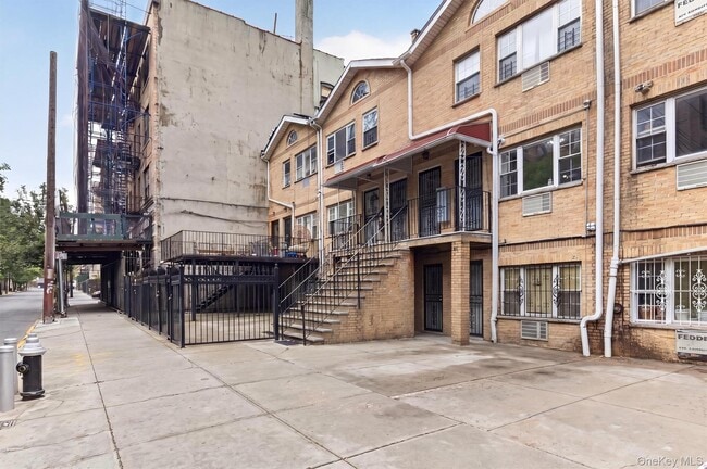 Photo - 315 E 163rd St Unit 2