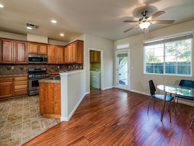 Photo - Beautiful Enclave updated unit!
