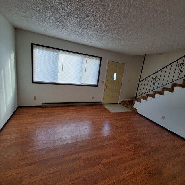 Photo - 1224 E 3rd St