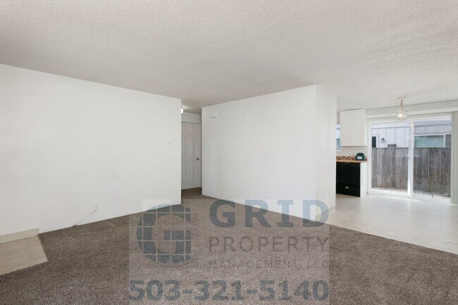 Photo - 2 Bedroom Apartment Available w/ Private Yard Space! Unit 7041
