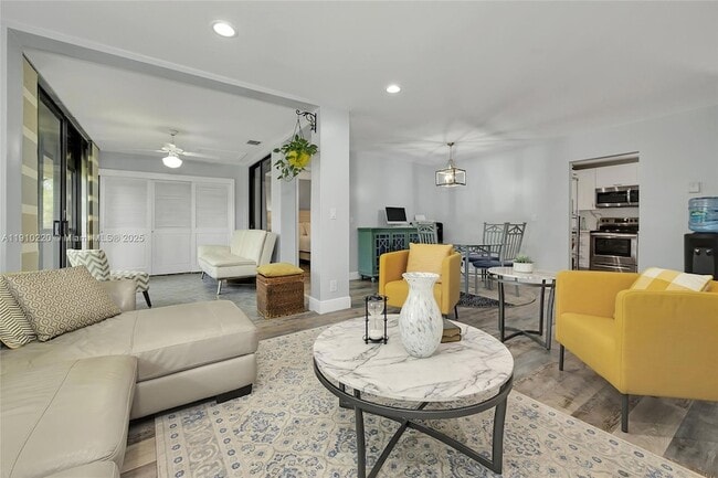 Photo - 2676 Carambola Cir N Unidad 1760