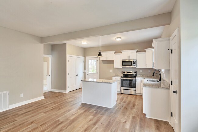 Photo - 416 Highland Ct