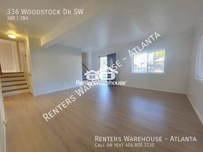 Photo - 336 Woodstock Dr SW