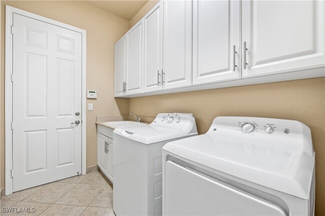 Building Photo - 11520 Summerview Way Rental