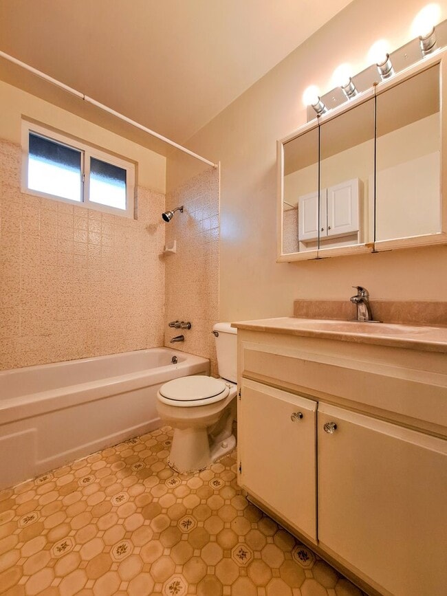 Photo - Charming 2bd Duplex With Private Yard & Garage