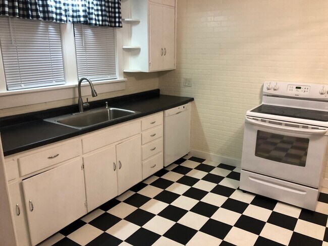 Photo - 703 S Fifth St