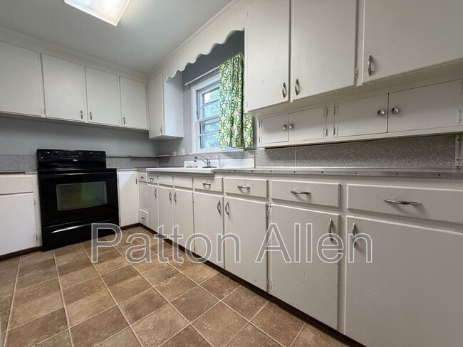 110 Locust Ct