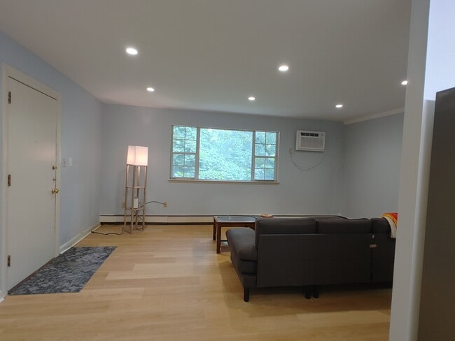 Building Photo - 56 Jacqueline Rd Unit Waltham Condo 56-12