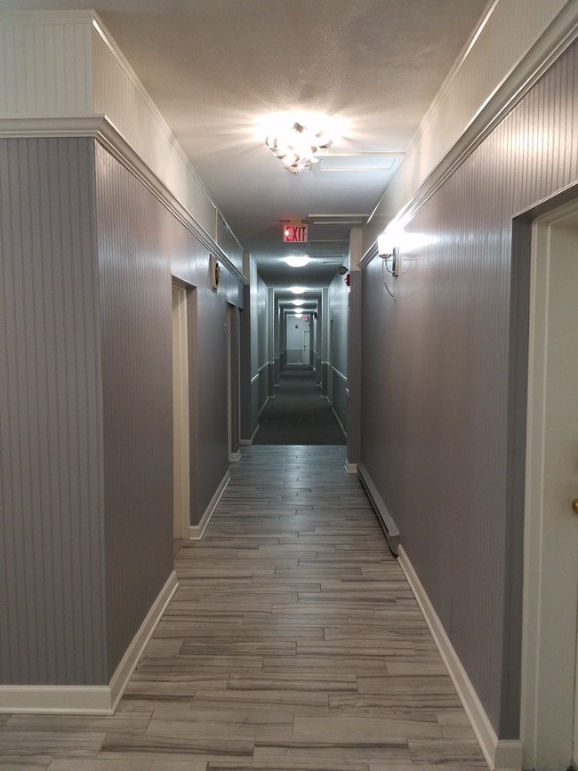 Whitney Manor Apartments