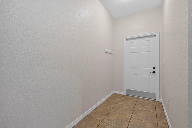 Photo - 158 W Thatch Palm Cir