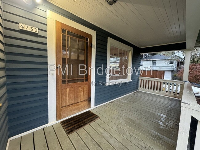 Photo - 4733 SE Yamhill St