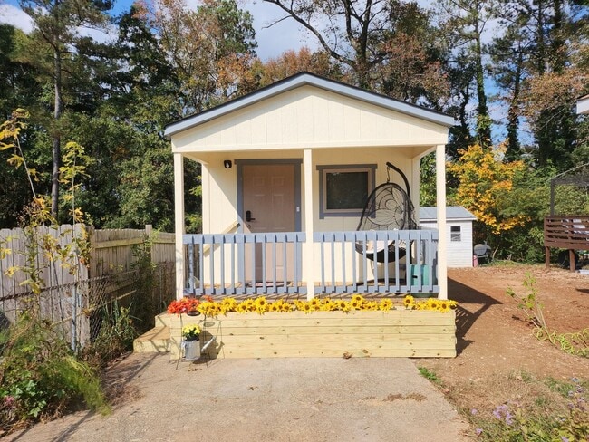 Building Photo - 5714 South Gordon Rd SW Rental