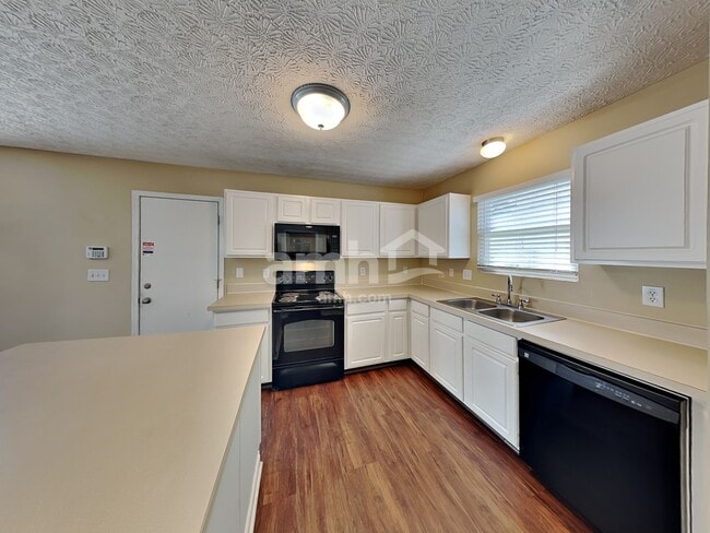 Photo - 5979 Haydens Crossing Blvd