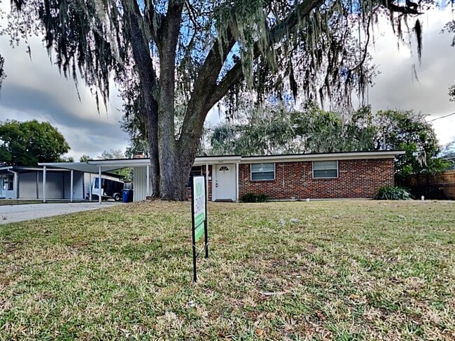 Building Photo - 312 Suzanne Dr