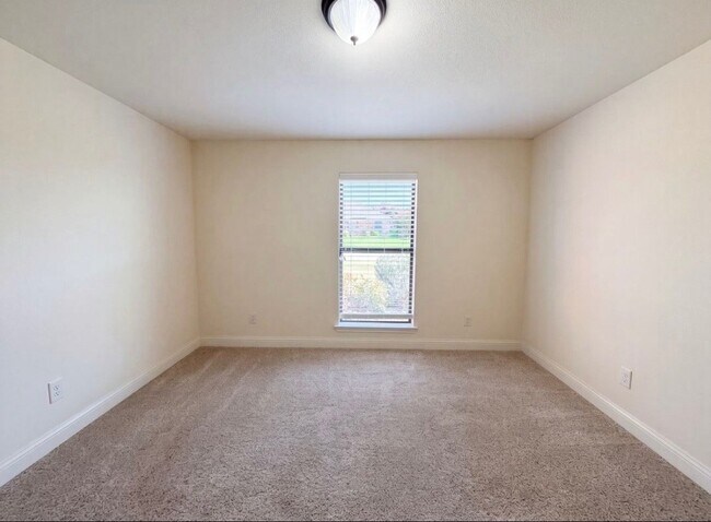 Photo - 3032 Laguna Dr
