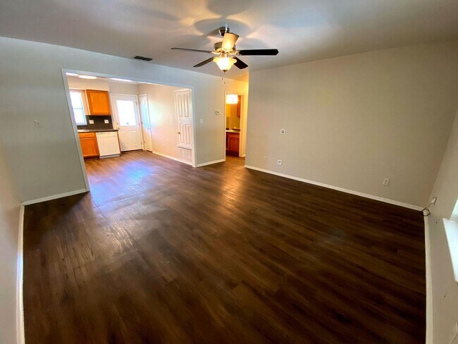 Photo - 2 Bedroom / 1 Bath **Cozy Unit in Pleasant... Casa