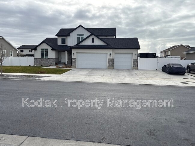 Building Photo - 1439 W Stable St