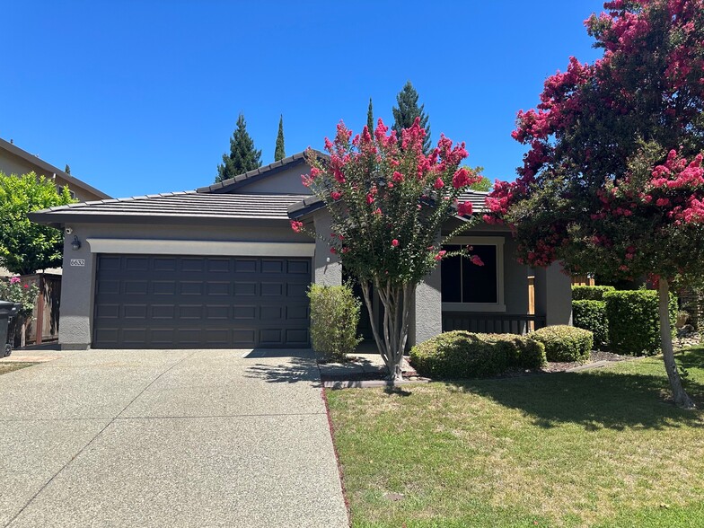6632 Maple Creek Dr