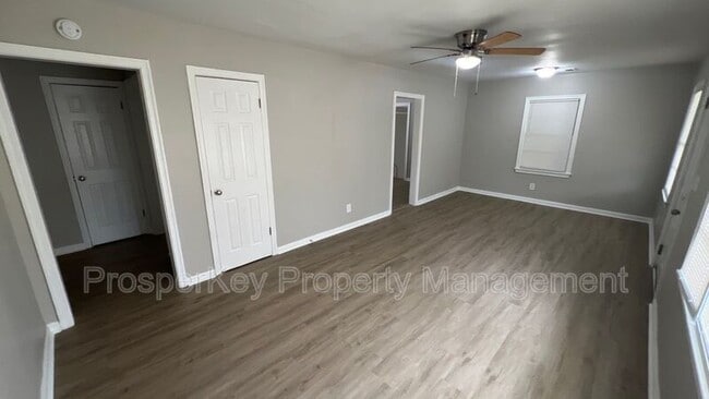 Photo - 4244 Murrelle St