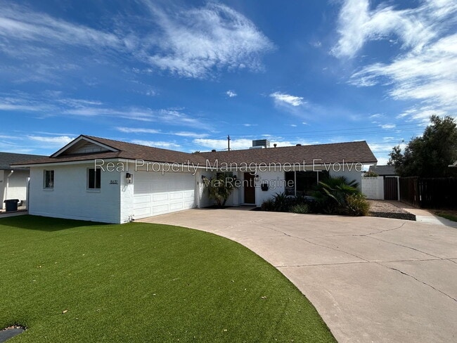 Building Photo - 8631 E Jackrabbit Rd